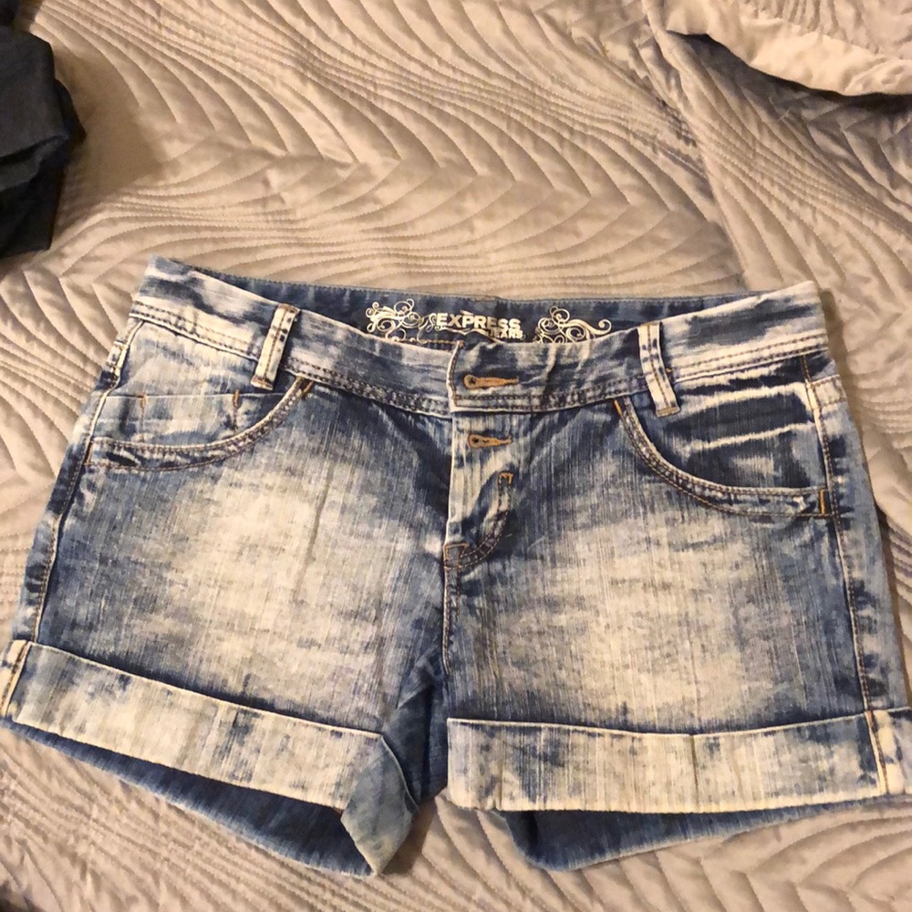 Acid wash shorts